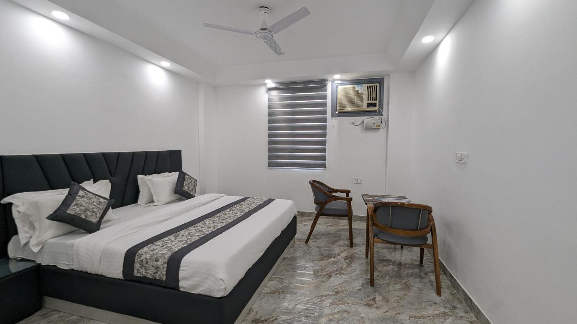 Hotel Green Vegas Faridabad Buitenkant foto