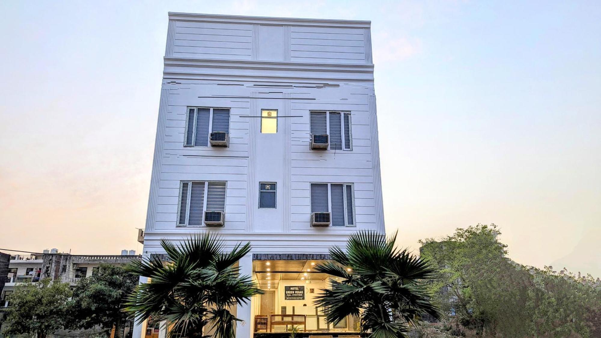 Hotel Green Vegas Faridabad Buitenkant foto