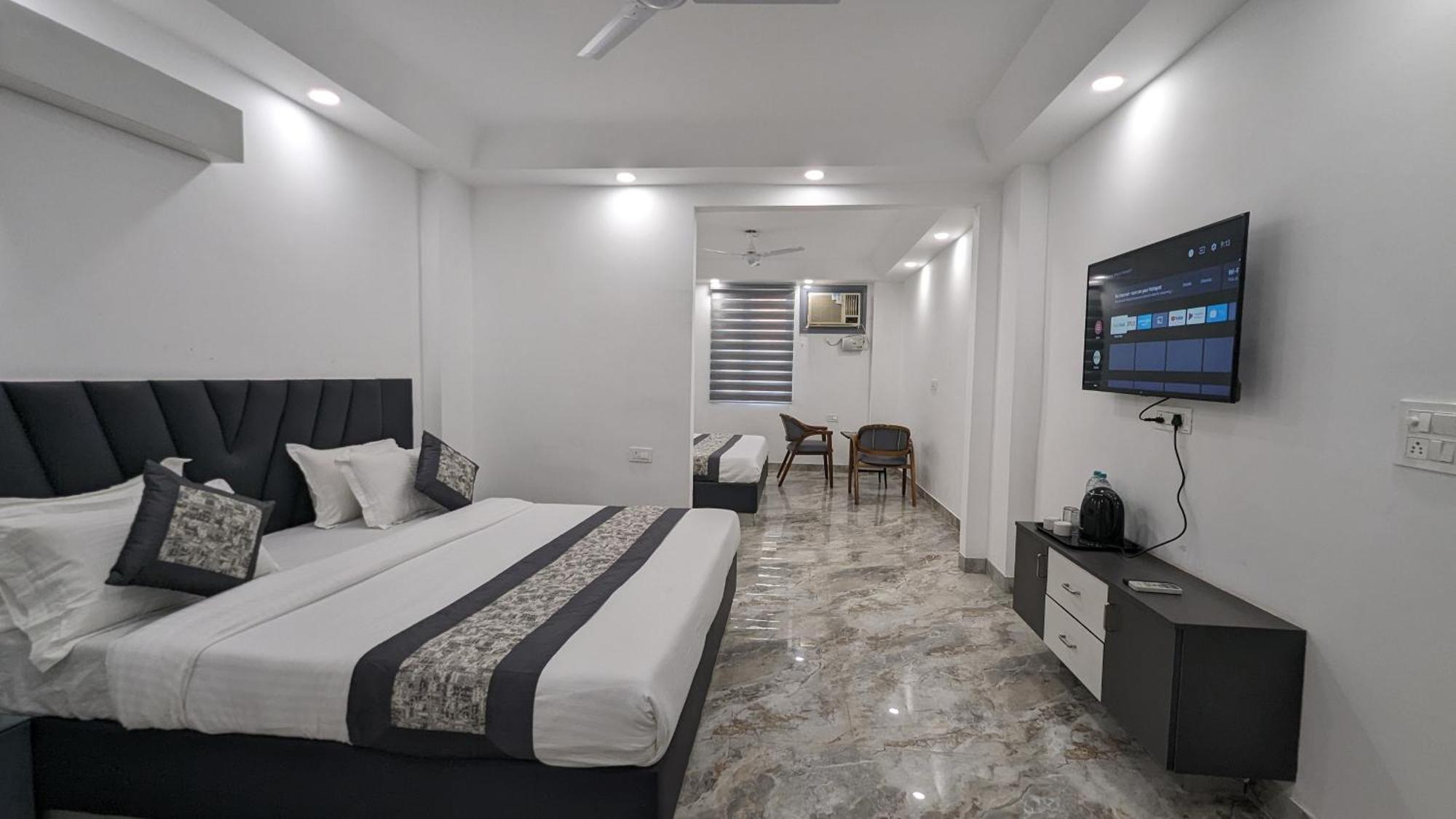 Hotel Green Vegas Faridabad Buitenkant foto