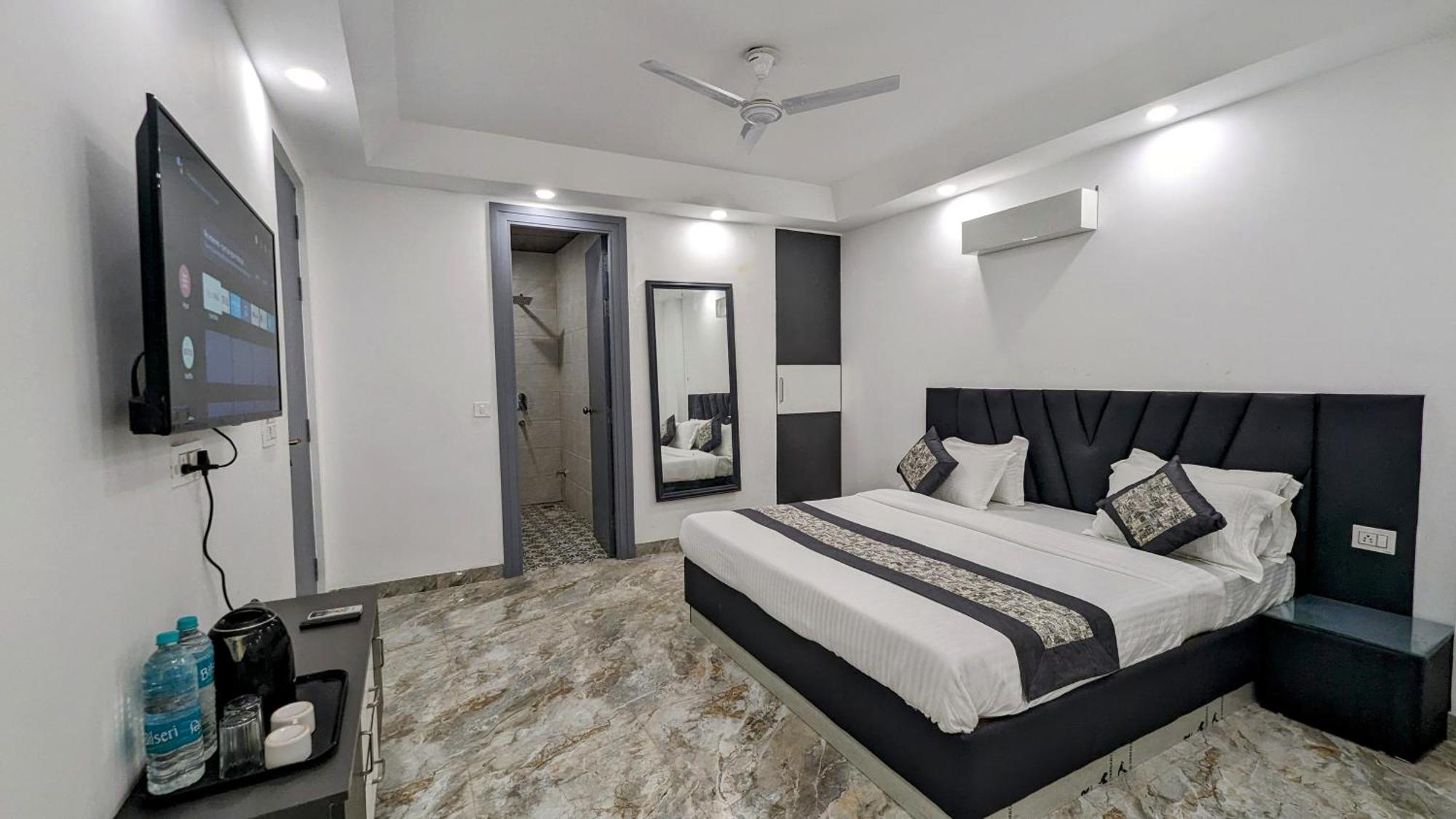 Hotel Green Vegas Faridabad Buitenkant foto