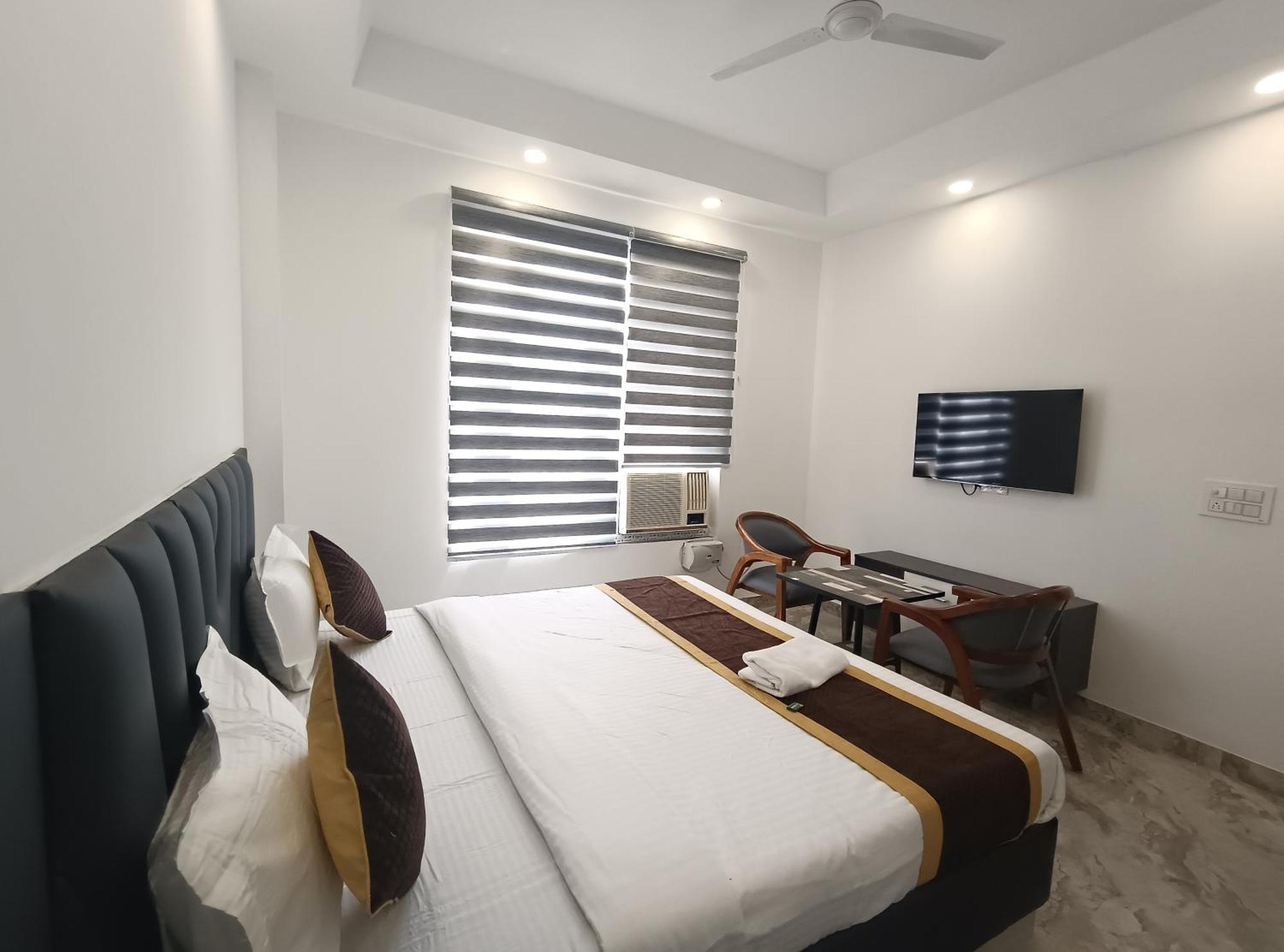 Hotel Green Vegas Faridabad Buitenkant foto