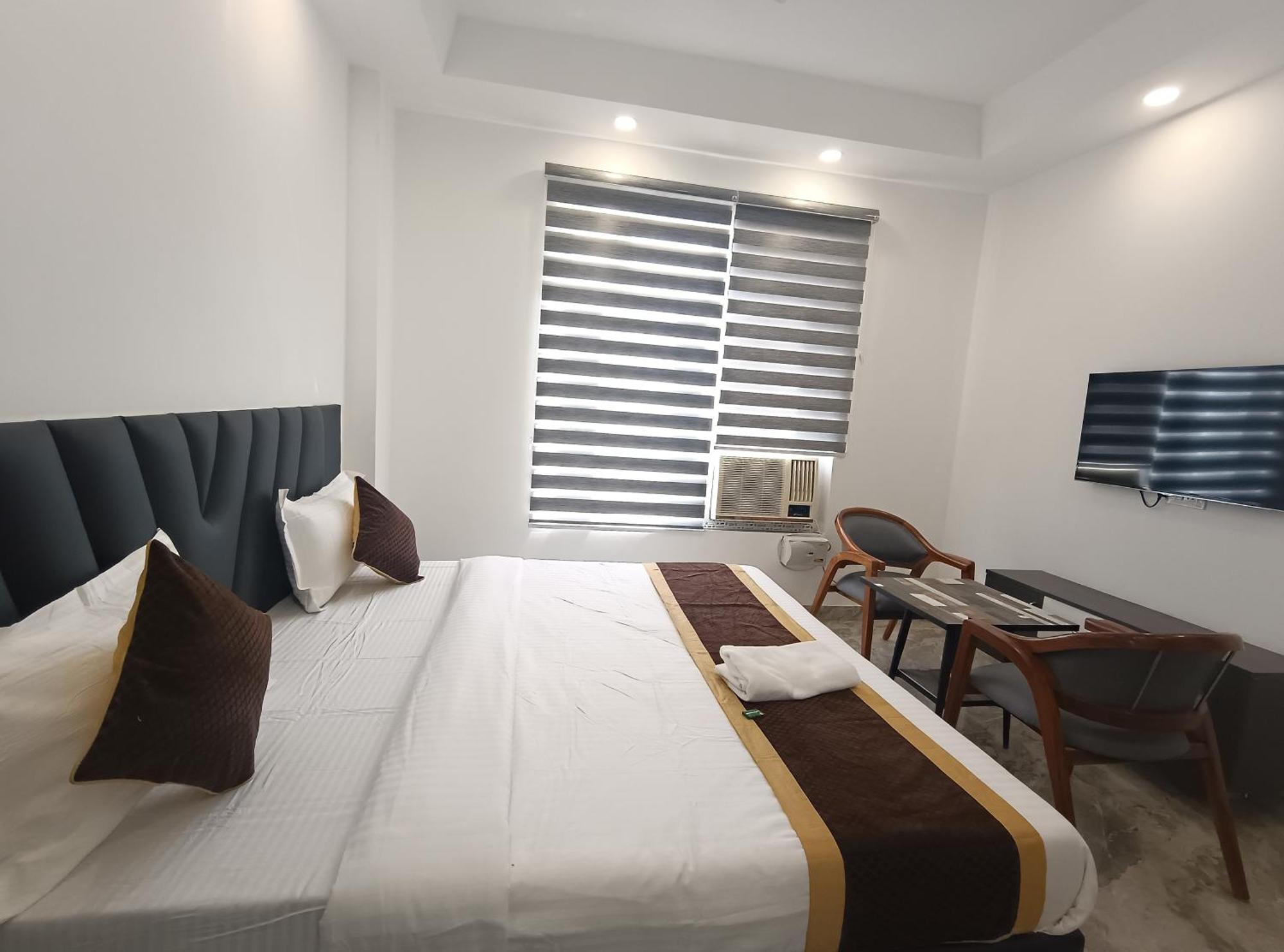 Hotel Green Vegas Faridabad Buitenkant foto
