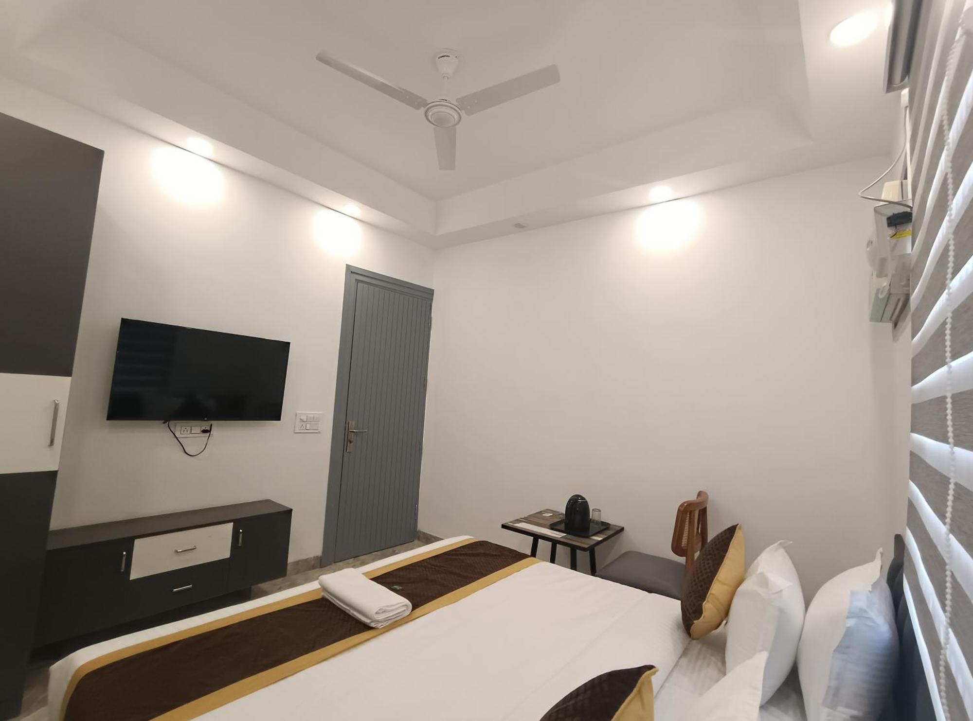 Hotel Green Vegas Faridabad Buitenkant foto
