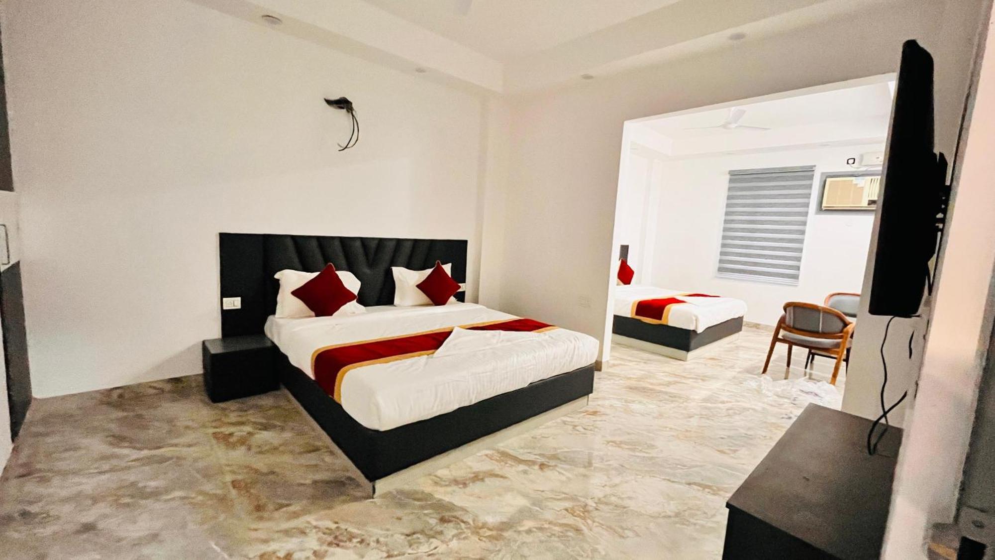 Hotel Green Vegas Faridabad Buitenkant foto